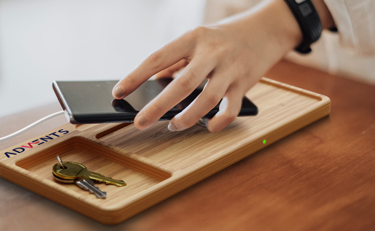 EcoDesk - Tilpasset trådløs lader gallery thumbnail