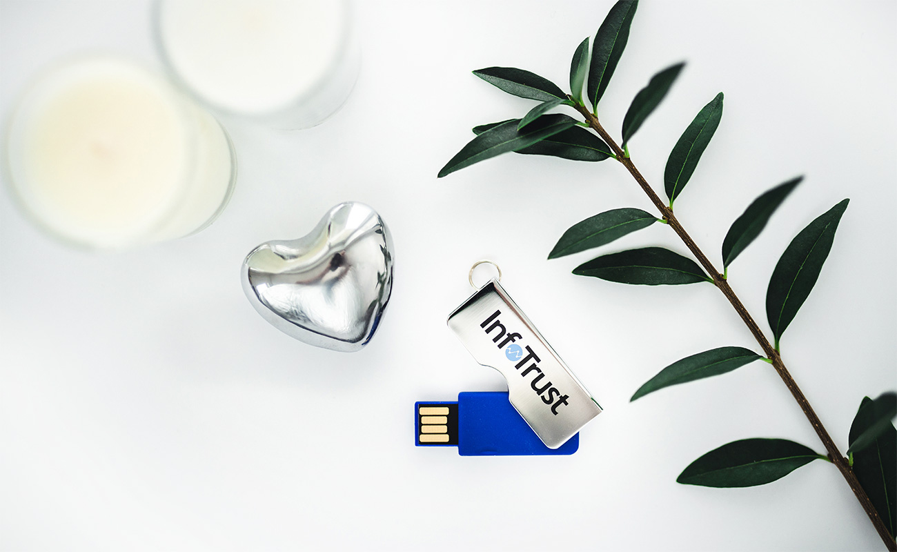 Rotator - USB Minnepenn Med Logo gallery thumbnail