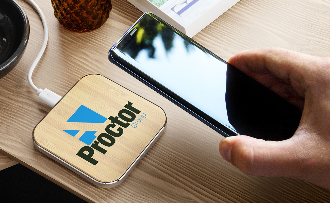 Savanna - Trådløs lader med logo i bambus gallery thumbnail